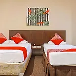 Collection O 91414 Hotel Marina Beach