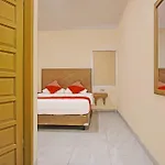 Collection O 91414 Hotel Marina Beach